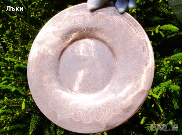 Медна чиния 20 см.,гравирана. 