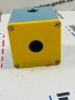 Harmony XAP, XB2 SL Празна контролна кутия цинкова сплав, жълта, M20, 1 отвор 22 мм, 80 x 80 x 7, снимка 2