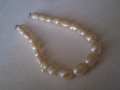 гривна от естествени бели речни перли изработва се ръчно, снимка 5