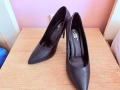 Продавам кожени обувки. Нов. Размер 40. Ток 10 см., снимка 1