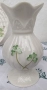Малка красива вазичка на Belleek с ръчно рисувани детелинки, снимка 2