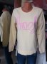 Жълта блуза от плътно трико с розов пухкав надпис, снимка 1 - Тениски - 40245345