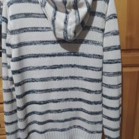 Дамски пуловер с качулка , снимка 2 - Блузи с дълъг ръкав и пуловери - 39113905
