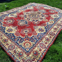 Персийски килим много запазен , снимка 4 - Килими - 44926320