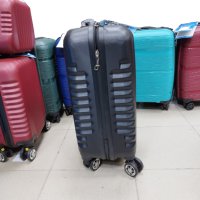 Пластмасови куфари за багаж, снимка 1 - Куфари - 43746032