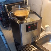 Кафе машина Гаджия класик инокс с месингова ръкохватка с крема диск, работи отлично , снимка 3 - Кафемашини - 38548276