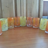 Стъклени чаши цветно стъкло , снимка 1 - Антикварни и старинни предмети - 38195299