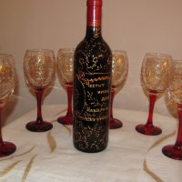 Ръчно рисуван комплект за имен ден-чаши за вино и бутилка,цена 60лв, снимка 1 - Декорация за дома - 34836949
