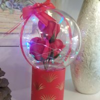 Вечна роза,цвете,красив букет в сфера с лед осветление! 8 март Подарък за жена,момиче!, снимка 2 - Декорация за дома - 39820977