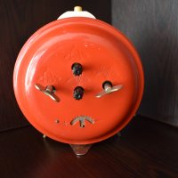 Ретро часовник-будилник Янтар, снимка 3 - Антикварни и старинни предмети - 32227056