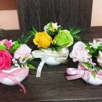 ‼️НОВО‼️За празника на жената зарадвайте дамите с керамична кашпа със сапунени цветя, снимка 8 - Подаръци за жени - 43985820