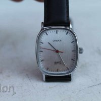 Руски часовник "Чайка Кварц'', снимка 3 - Антикварни и старинни предмети - 38063285