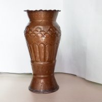 Медна ваза ръчна изработка, снимка 1 - Антикварни и старинни предмети - 37693992