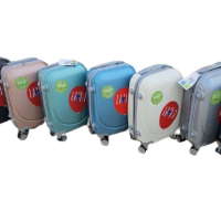 Модерен и Практичен: Куфар за ръчен багаж в различни цветове, 55x36x22 см, 2.5 кг, снимка 1 - Други стоки за дома - 44912159