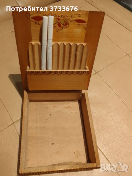 Дървена кутия за цигари, ръчна инкрустация и резбоване., снимка 1