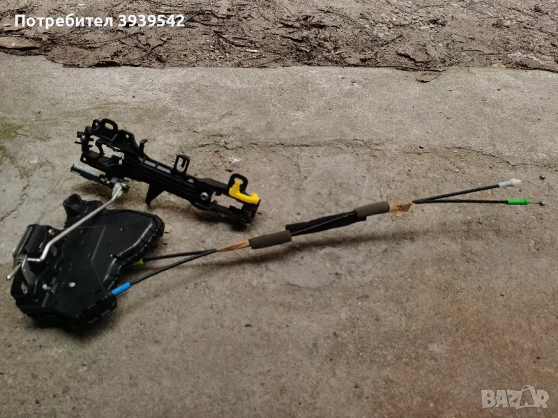 Комплект предна дясна  брава за тойота авенсис т27 , снимка 1