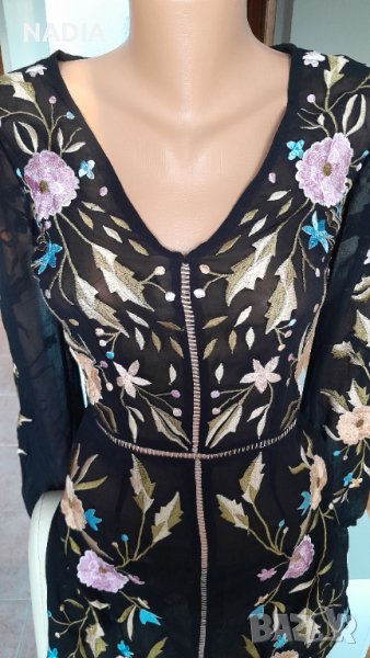 Рокля с бродирани цветя, снимка 1