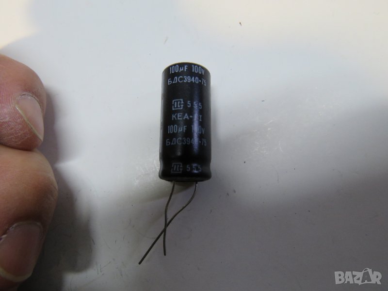  Български електролитен кондензатор 100 микрофарада / 100 волта (KEA II ), снимка 1