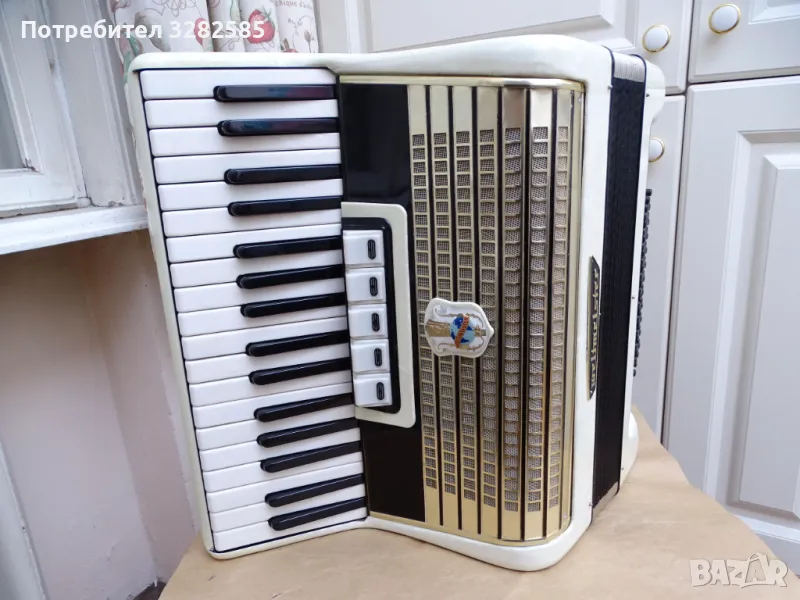 Акордеон Велтмайстер 48 баса, снимка 1