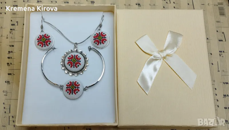 Дамски комплекти с ръчна бродерия шевици и стомана. Идея за подарък., снимка 1