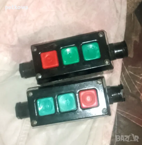 Трибутонни кнопки за външен монтаж, снимка 1
