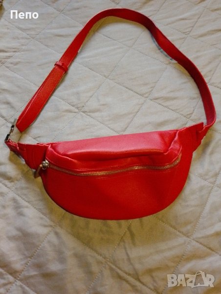 Червена чантичка, снимка 1