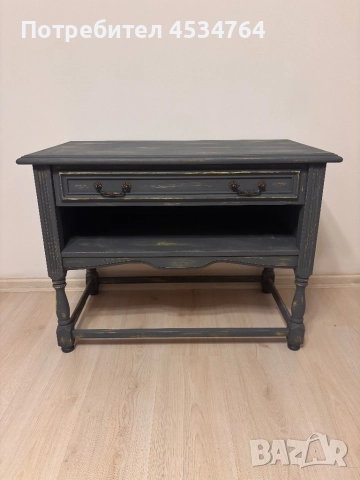 Реставрирана конзолна маса