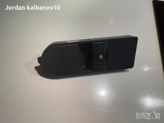 Копче или бутон за ел. стълкото на предна дясна врата на Opel Astra Zafira само за 15Eur. 13228709