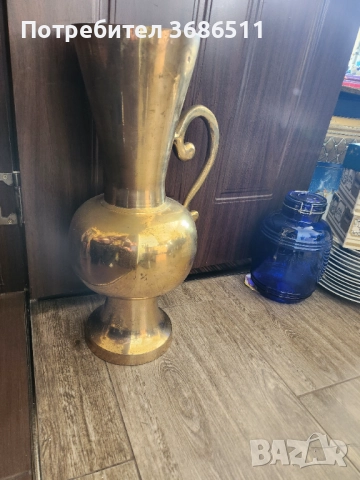 Масивна месинг ваза, снимка 2 - Антикварни и старинни предмети - 52468963