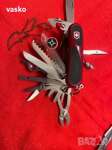 Victorinox-мн.иструменти,компас,г.ключ, снимка 2 - Ножове - 52907804
