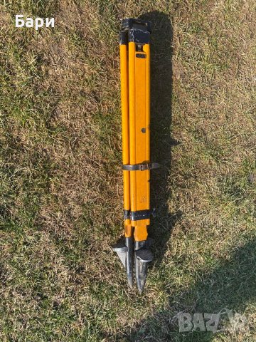 Трипод,тринога,триножник,статив