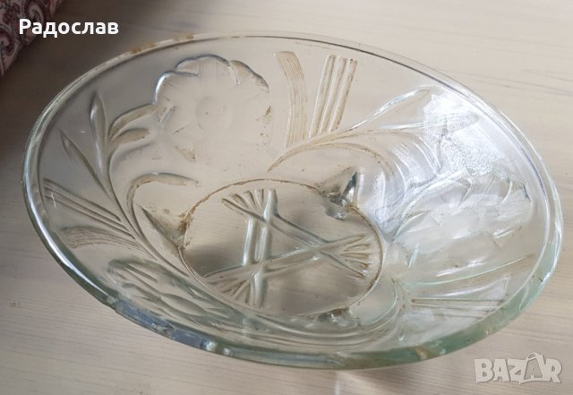 Продавам луксозна фруктиера масивно стъкло с 3 крачета  гравюри