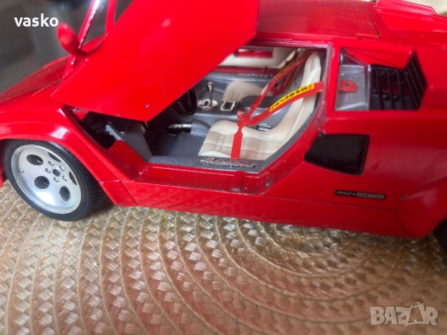 Burago Italy 1:18, снимка 3 - Колекции - 53392879