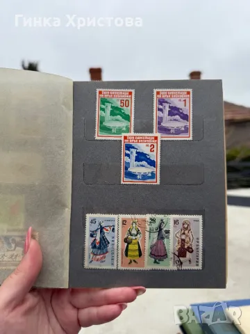 Малък класьор с различни пощенски марки, снимка 8 - Филателия - 49993618