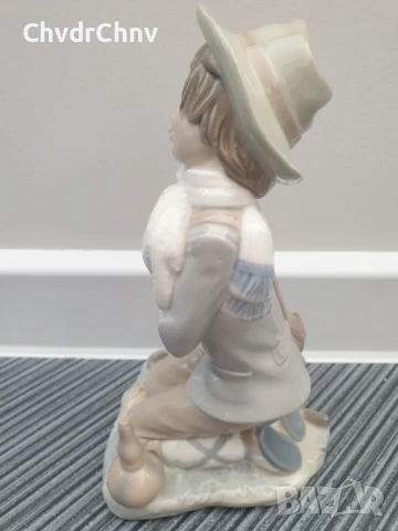 NAO Lladro Zaphir статуетка 23см/НАО ЛАДРО ЗАФИР испанска порцеланова фигура/момче-овчарче с агне, снимка 2 - Статуетки - 51161356