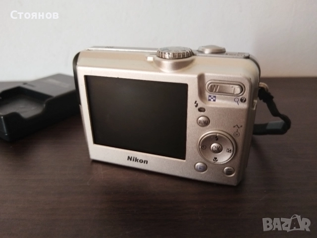 Nikon Coolpix P2 5.1MP Japan, снимка 11 - Фотоапарати - 45481242