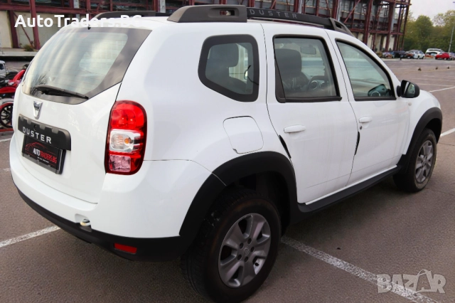 Dacia Duster 1.6 Газ/Бензин, снимка 6 - Автомобили и джипове - 52772541
