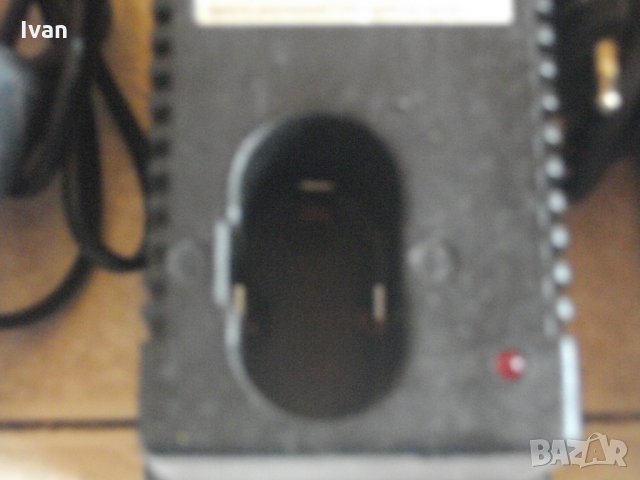 21 Волта-Зарядно Универсално-За Всички Закръглени Батерии За Винтоверт-Немско-2,0 Ампера-НОВО, снимка 8 - Винтоверти - 33225041