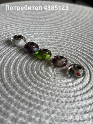 Оригинални талисмани Pandora, снимка 7 - Колиета, медальони, синджири - 49770211