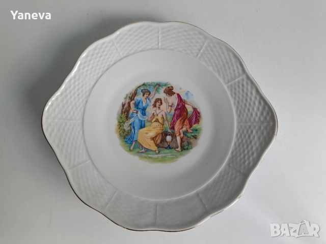 Порцеланова чиния от Чехия с трите грации. , снимка 2 - Чинии - 52447805