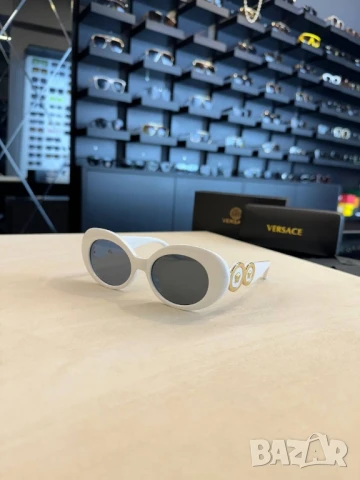 очила с черен обикновен калъф gucci chanel versace, снимка 11 - Слънчеви и диоптрични очила - 51093429