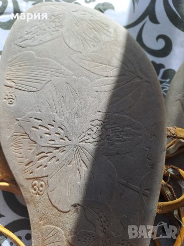 италиански чехли с цветчета естествена кожа, снимка 3 - Чехли - 43057127