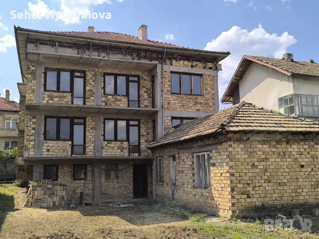 Продавам многофамилна къща в гр.Попово, снимка 1