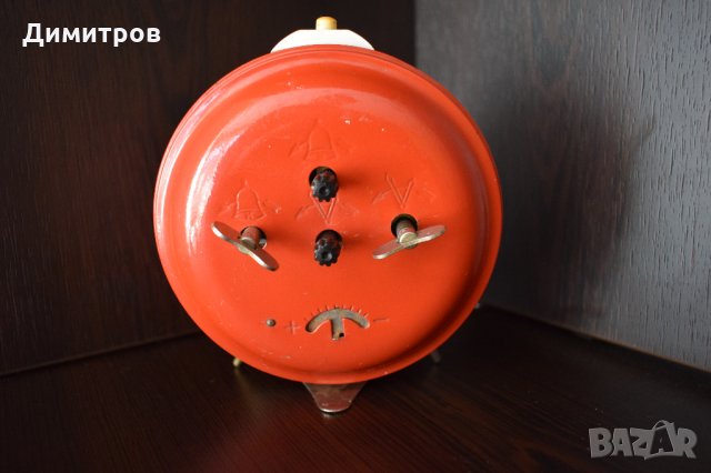 Ретро часовник-будилник Янтар, снимка 3 - Антикварни и старинни предмети - 32227056