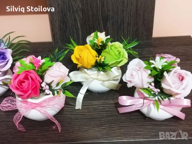 ‼️НОВО‼️За празника на жената зарадвайте дамите с керамична кашпа със сапунени цветя, снимка 9 - Подаръци за жени - 43985820