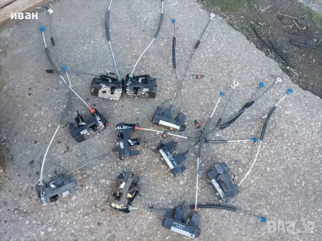 Брави за Опел Зафира а , снимка 3 - Части - 48427173