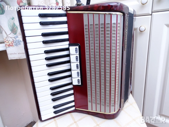 Aкордеон Weltmeister 48 баса в отлично състояние, снимка 4 - Акордеони - 52812242