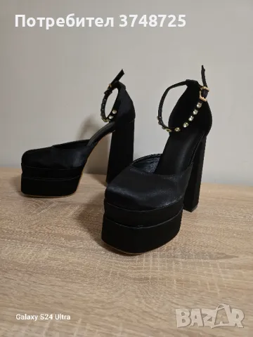 Сатенени обувки модел Versace, снимка 1