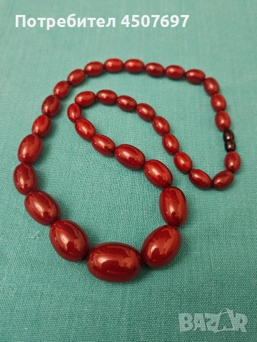 Колие от Червен Кехлибар.