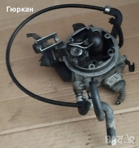 VW  1.8 Карбуратор 0438201176